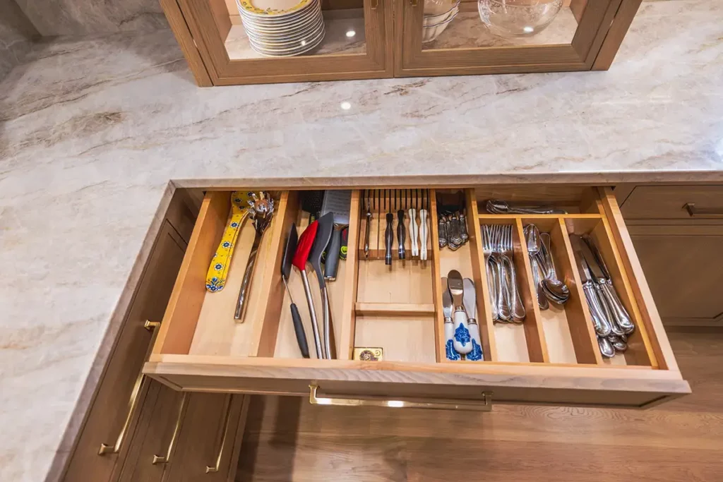 Kitchen drawer organizer for flatware